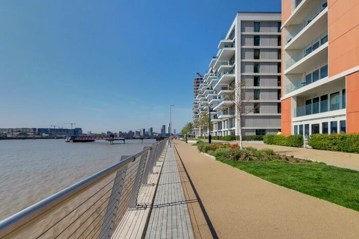 2 Bedroom Apartment To Rent In Starboard Way, London, E16
