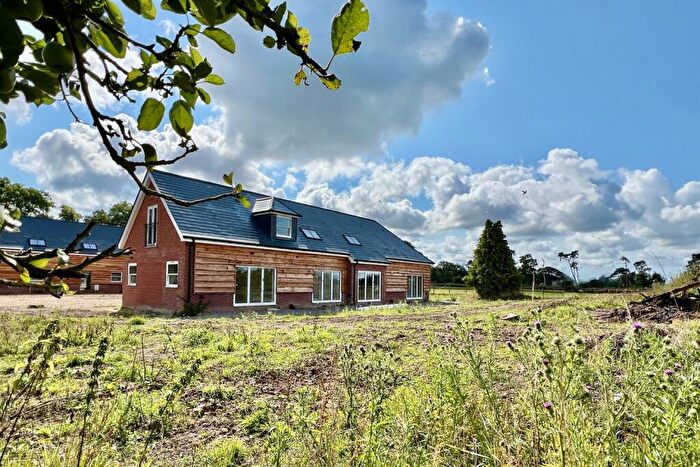 2 Bedroom Cottage For Sale In Stuckton, SP6