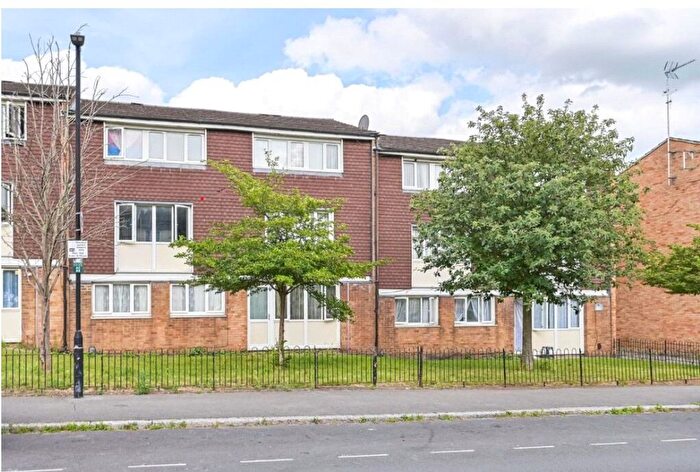 3 Bedroom Flat To Rent In Acacia Road, London, N22