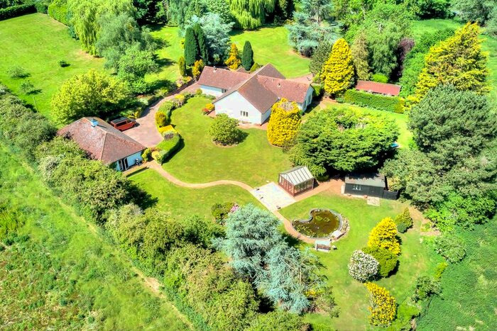 4 Bedroom Bungalow For Sale In Wethersfield Road, Shalford, CM7