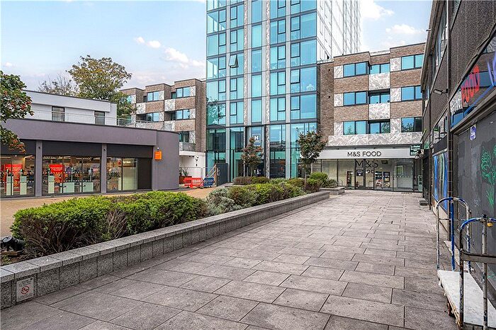 1 Bedroom Flat For Sale In Hill House, Highgate Hill, London, N19