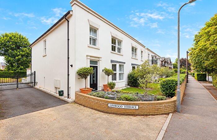 4 Bedroom Semi-Detached House For Sale In Mill Road, Deal, CT14