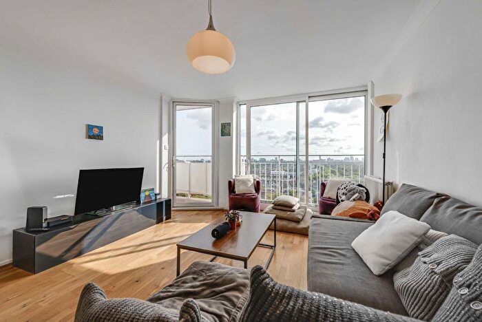 2 Bedroom Flat To Rent In Notting Hill Gate, London, W11