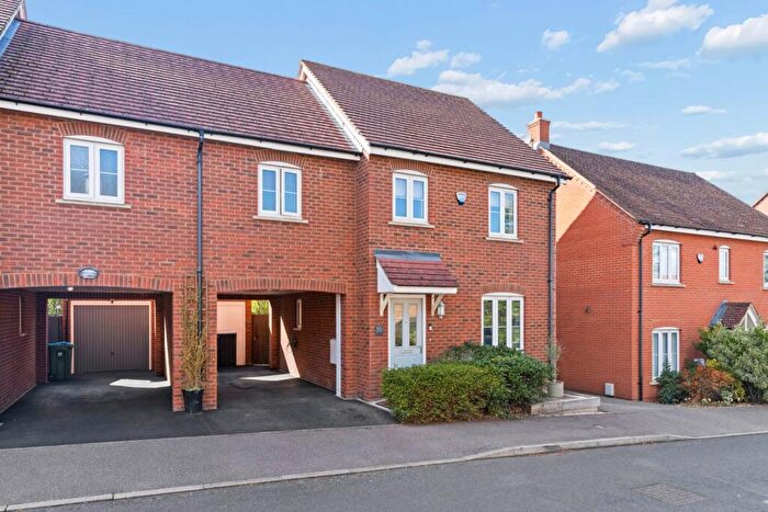 3 Bedroom Link Detached House For Sale In Pitstone, LU7
