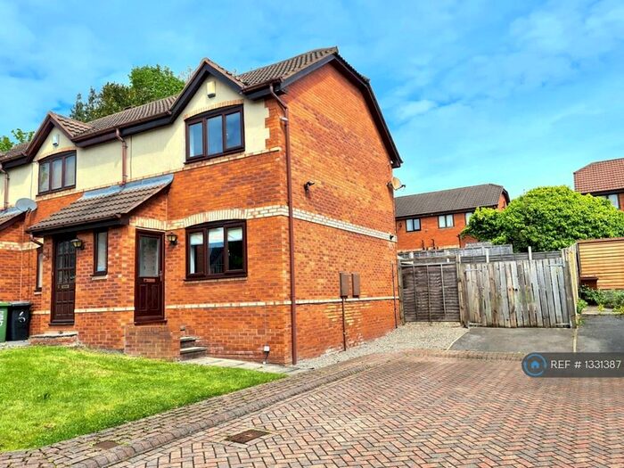 2 Bedroom Semi-Detached House To Rent In Pembroke Drive, Morley, Leeds, LS27