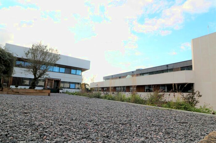 2 Bedroom Flat To Rent In Deepdene House, Deepdene Avenue, Dorking, RH5