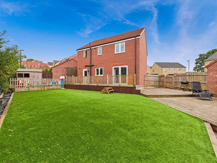 4 Bedroom Detached House For Sale In Henley Avenue, Calne, SN11