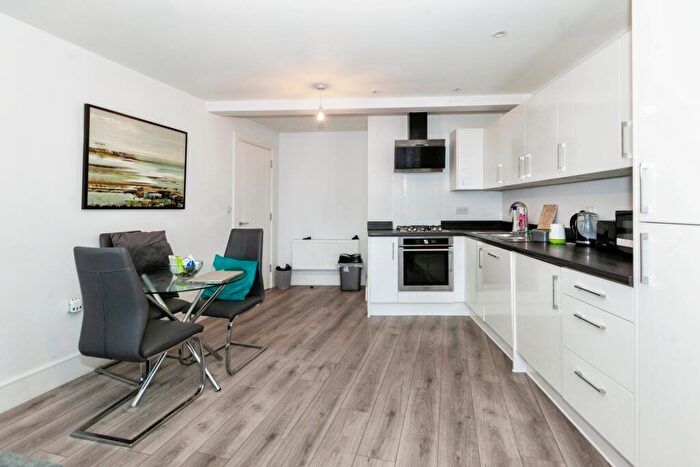 1 Bedroom Flat For Sale In High Street, Slough, SL1