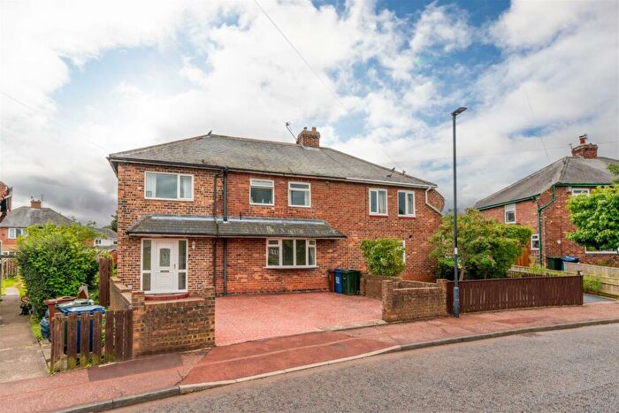 4 Bedroom Semi-Detached House To Rent In Jubilee Crescent, Gosforth, NE3