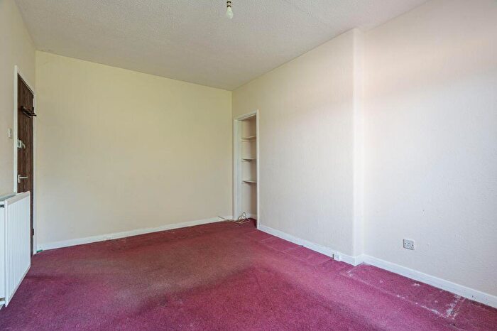 2 Bedroom Flat For Sale In / West Pilton Crossway, Edinburgh, EH4