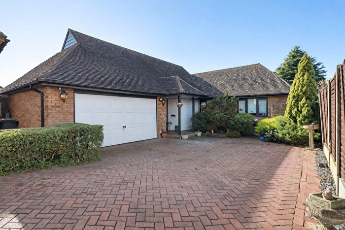 2 Bedroom Detached Bungalow For Sale In Noredale, Shoeburyness, SS3