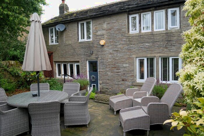 3 Bedroom Cottage To Rent In Towngate, Upperthong, Holmfirth, West Yorkshire, HD9