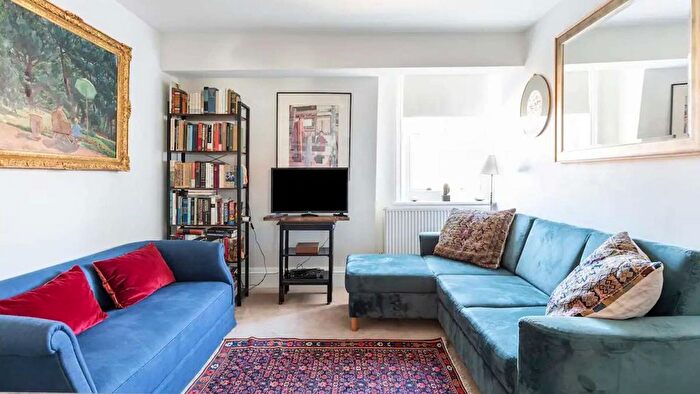 1 Bedroom Flat To Rent In Pont Street, London, SW1X