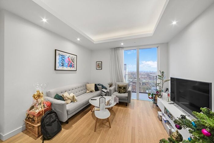 2 Bedroom Flat To Rent In Cobblestone Square, Wapping, E1W