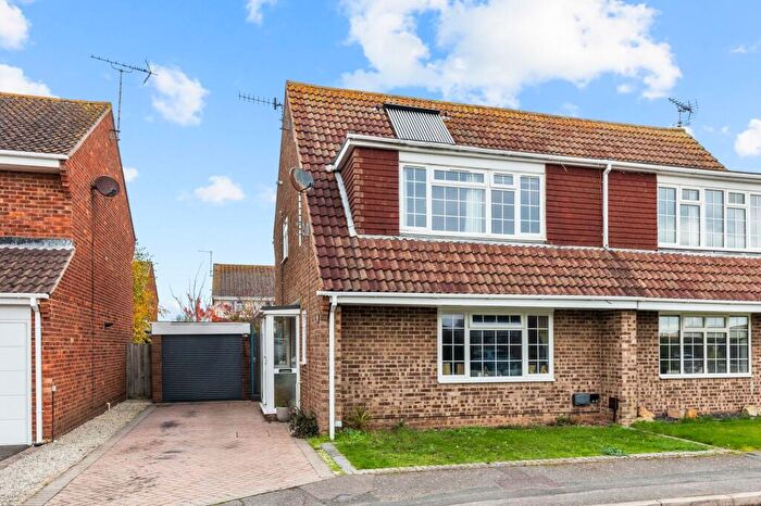 4 Bedroom Semi-Detached House For Sale In Lavinia Way, East Preston, BN16