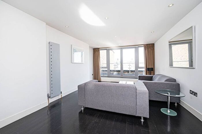2 Bedroom Flat To Rent In Henriques Street, Whitechapel, London, E1