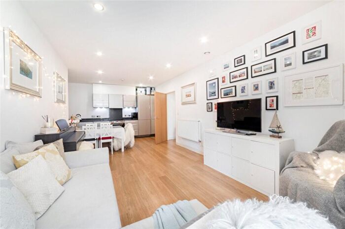 2 Bedroom Flat To Rent In Caspian Apartments, Salton Square, E14