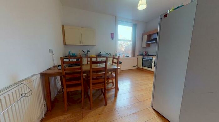 5 Bedroom Flat To Rent In Hyde Terrace, University, Leeds, LS2