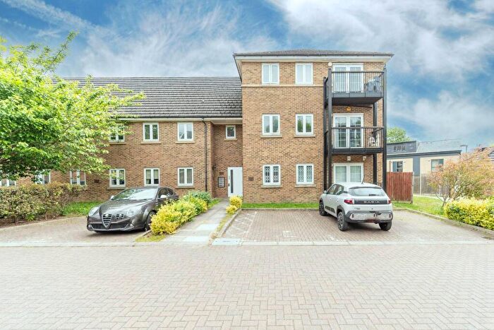 2 Bedroom Flat To Rent In Glanville Mews, Stanmore, HA7