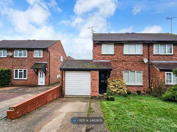 3 Bedroom Semi-detached House To Rent In Devonshire Gardens, Tilehurst, Reading, RG31
