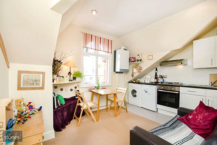 1 Bedroom Flat To Rent In Canfield Gardens, South Hampstead, London, NW6