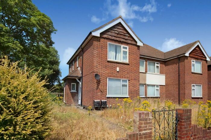 2 Bedroom Maisonette To Rent In Millbrook Gardens, Chadwell Heath, Romford, RM6