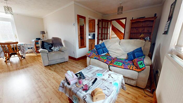 3 Bedroom End Of Terrace House For Sale In Carisbrooke, Southill, Weymouth, DT4
