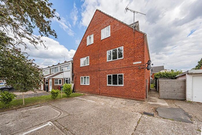 1 Bedroom Apartment To Rent In Patricia Close, Slough, SL1