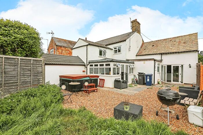 4 Bedroom Semi-Detached House For Sale In Warboys Road, Pidley, Huntingdon, PE28