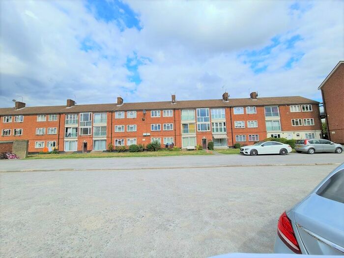1 Bedroom Flat To Rent In Royston Gardens, Ilford, IG1