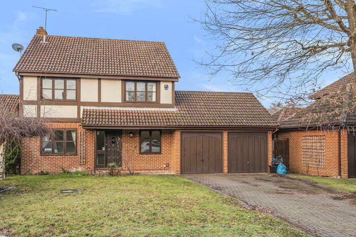 4 Bedroom Detached House To Rent In Hazelbank, Finchampstead, RG40