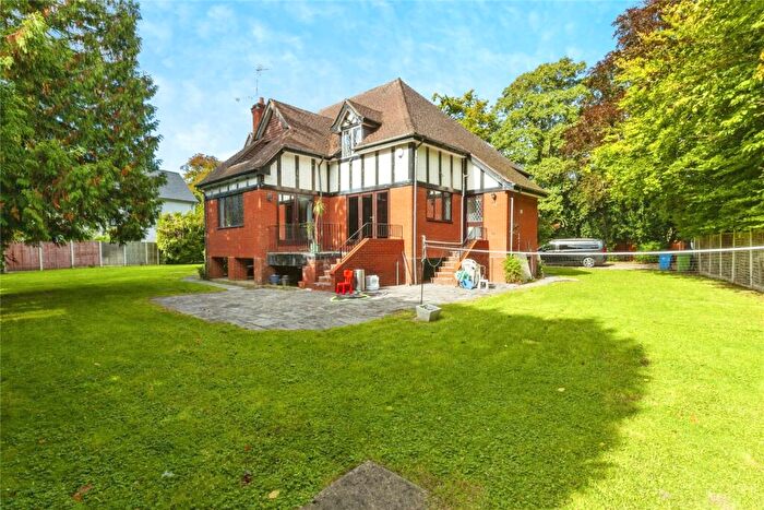 5 Bedroom Detached House For Sale In Fishery Road, Maidenhead, Berkshire, SL6