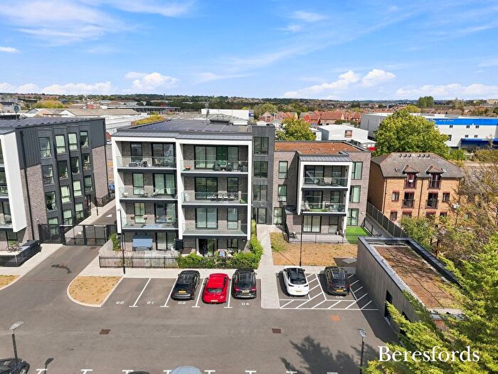 2 Bedroom Flat For Sale In Moreton Bay Apartments, Gidea Park, RM2
