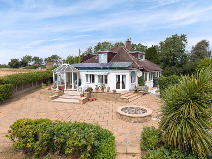 4 Bedroom Detached House For Sale In Lanhill, Chippenham, SN14