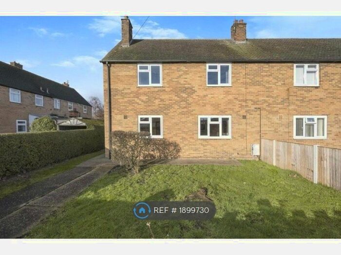 3 Bedroom Semi-Detached House To Rent In Willow Crescent, Thorne, Doncaster, DN8