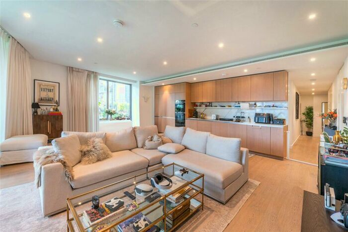 3 Bedroom Flat To Rent In Park Drive, Isle Of Dogs, E14