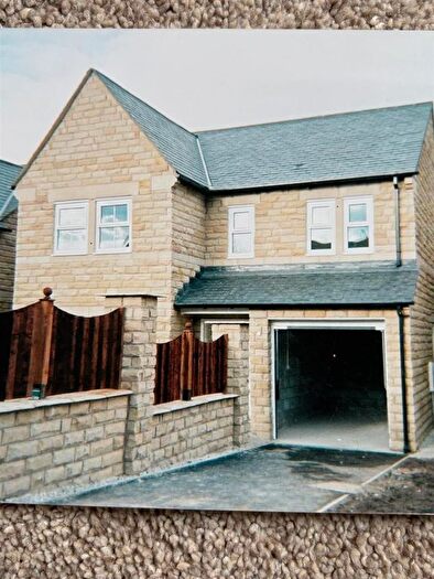 4 Bedroom Detached House To Rent In Printers Drive, Carrbrook, SK15