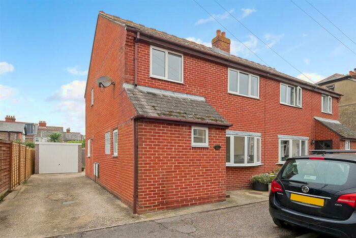 3 Bedroom Semi-Detached House To Rent In North Road, Bosham, PO18