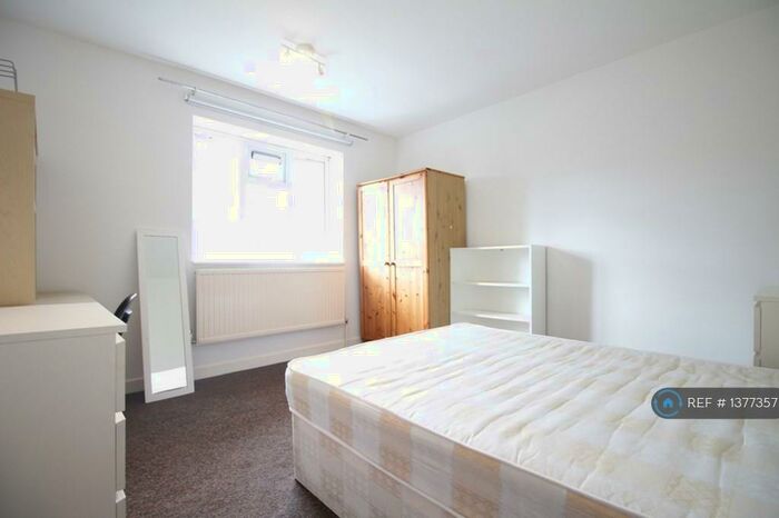 4 Bedroom Flat To Rent In Welford Court, London, NW1