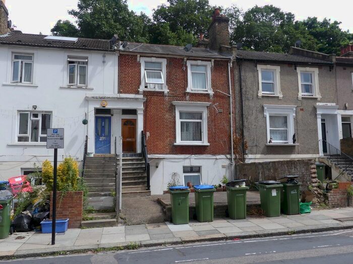 Studio To Rent In Brookhill Road, London SE18