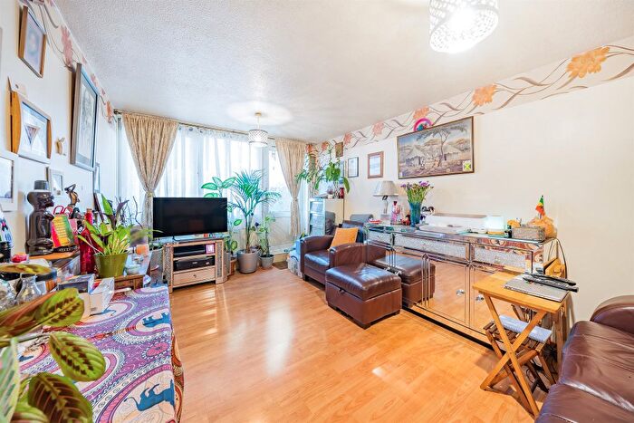 1 Bedroom Flat For Sale In Paulet Road, London, SE5