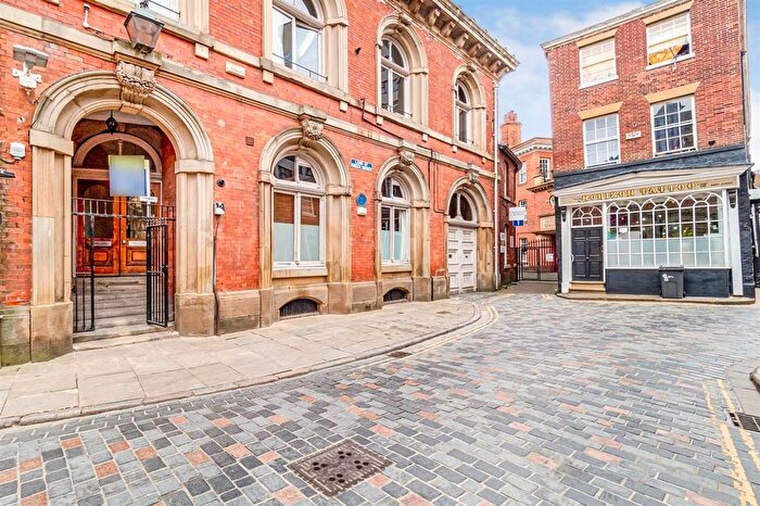 2 Bedroom Flat To Rent In Land Of Green Ginger, Hull, HU1