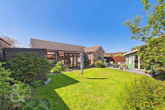 2 Bedroom Detached Bungalow For Sale In Heywood Avenue, Diss, IP22