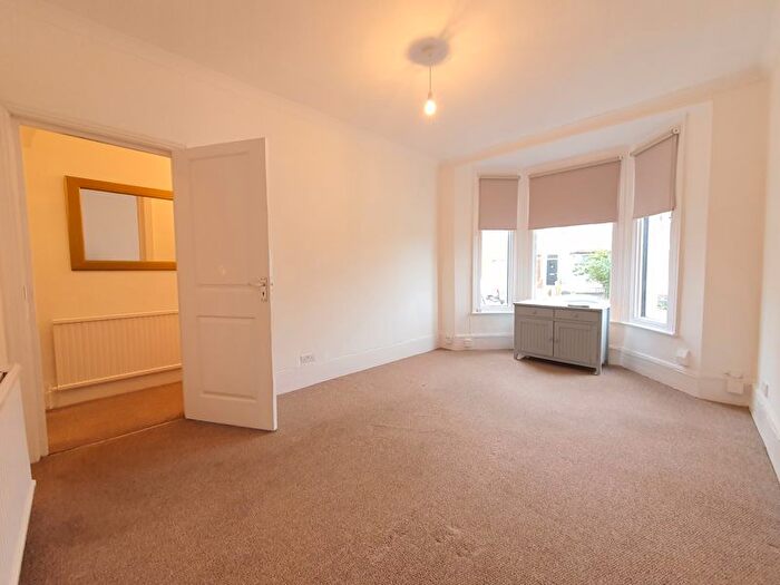 2 Bedroom Flat To Rent In Oval Road, East Croydon, CR0