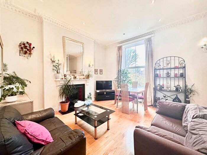2 Bedroom Flat To Rent In The Mall, London, W5