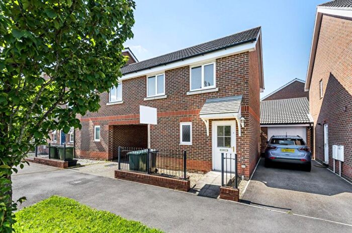 3 Bedroom Coach House To Rent In South Street, Eastleigh, SO50