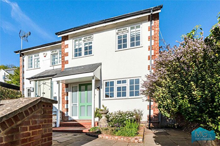 2 Bedroom Semi Detached House For Sale In Muswell Hill Place, London, N10