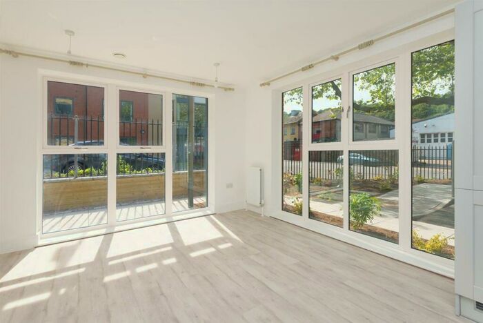 1 Bedroom Flat To Rent In Rosewood Heights, Dover, CT17