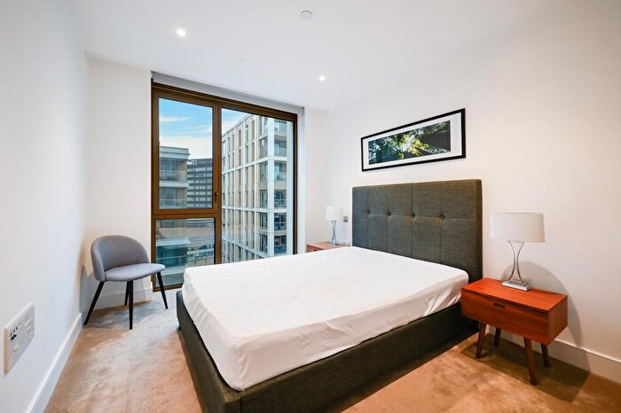 2 Bedroom Flat To Rent In Radley House, Prince Of Wales Drive, London, SW11