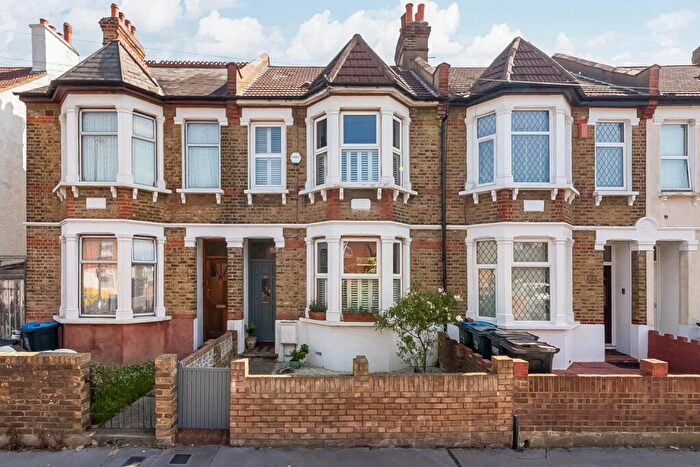3 Bedroom Terraced House For Sale In Howberry Road, Thornton Heath, London, CR7